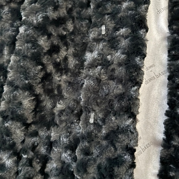 Dennis Basso Coat (new) - Picture 5 of 9